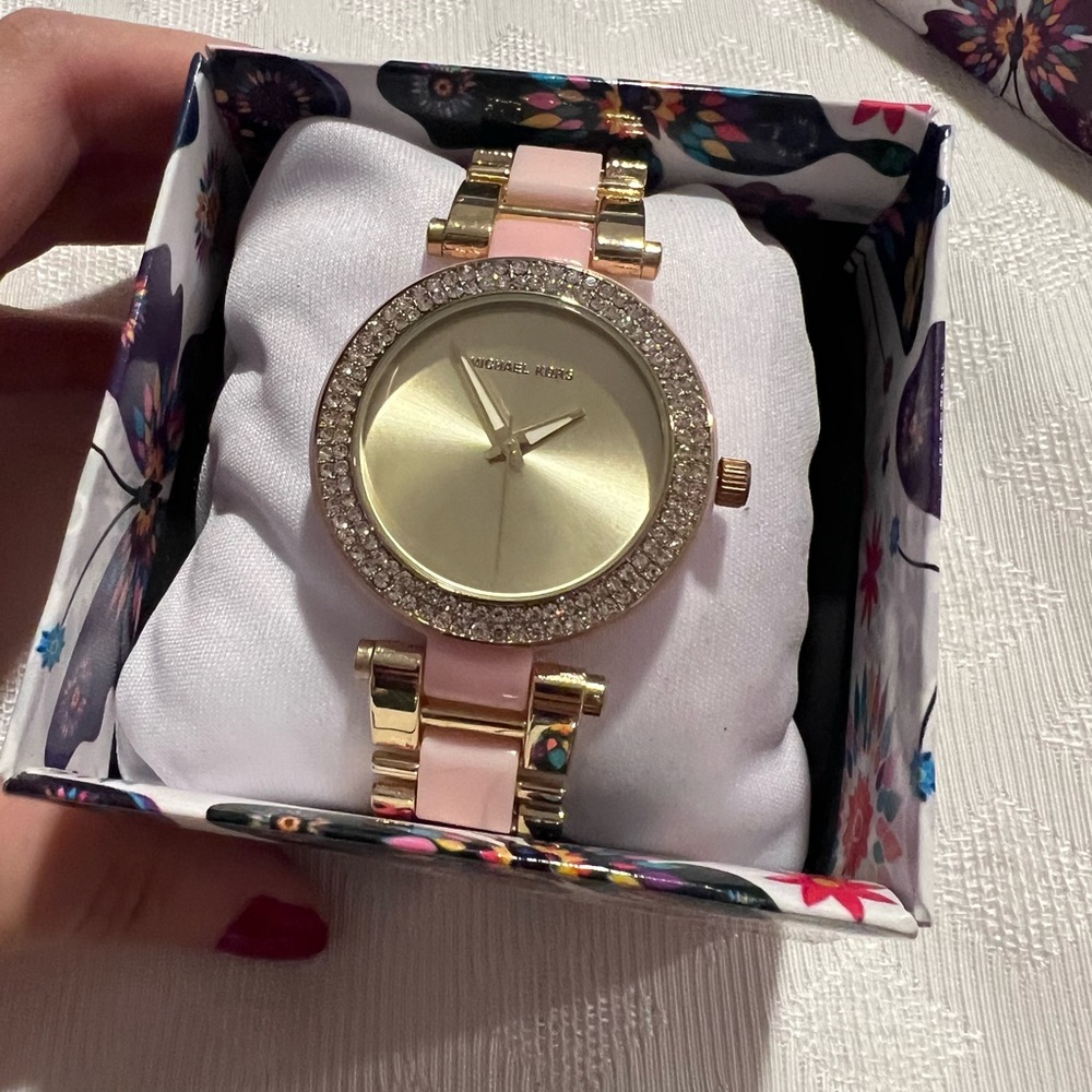 Michael Kors Rose Gold Chronograph Watch with Leather Strap and Water Resistance - Picture 6 of 7